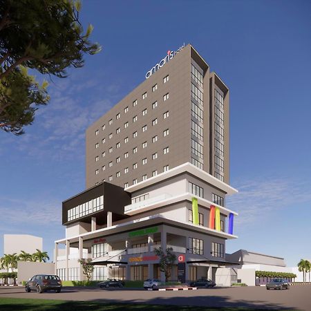 Amaris Hotel Manado Exterior photo